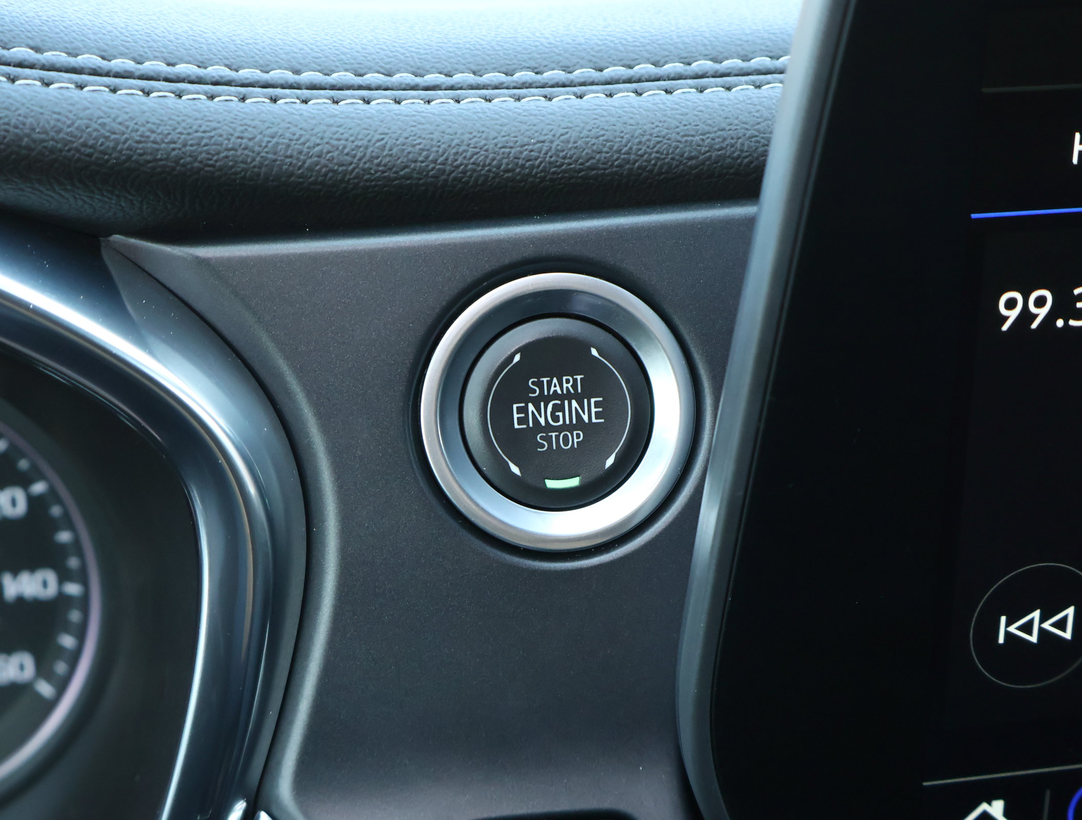 Used 2024 Chevrolet Blazer LT w/ Convenience Package FWD image 17