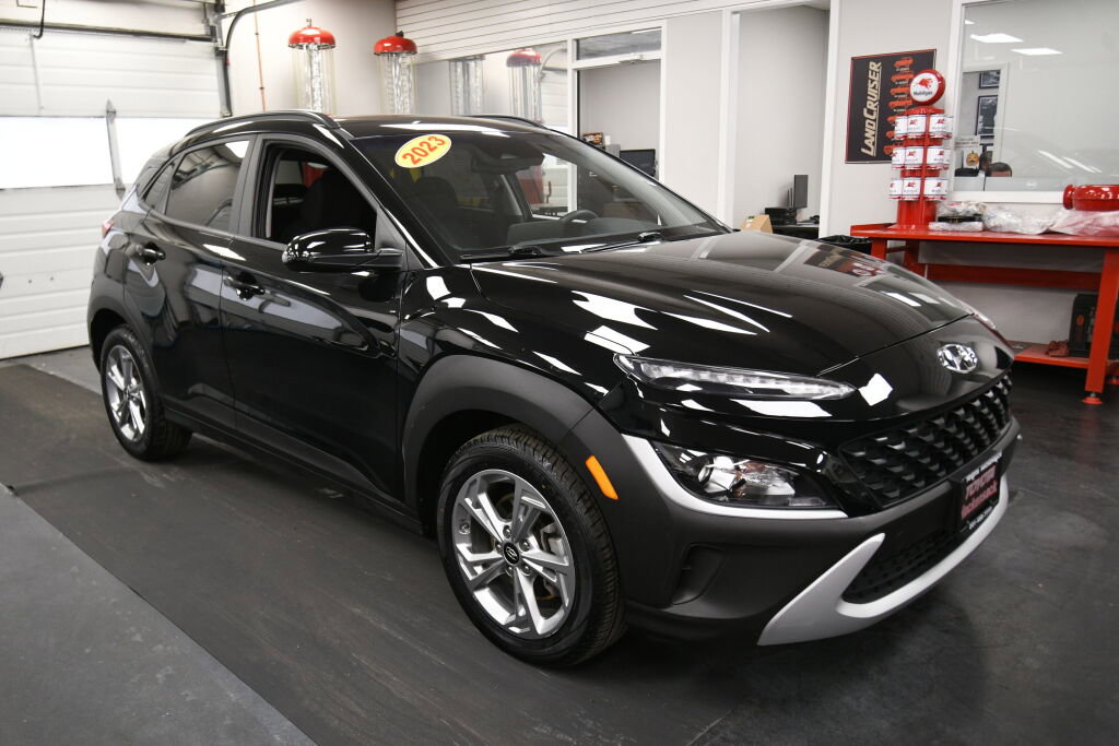 Used 2023 Hyundai Kona SEL w/ Cargo Package image 2