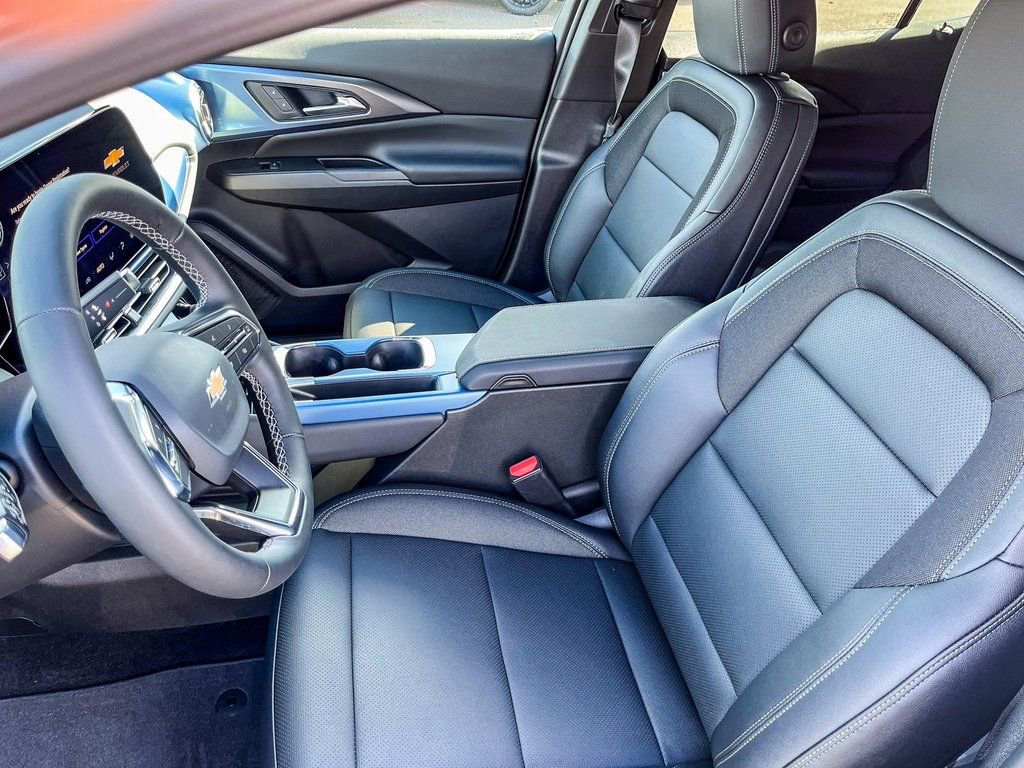 New 2026 Chevrolet Equinox EV LT image 16