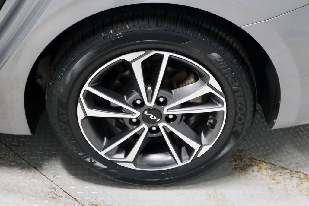 Used 2022 Kia Forte LXS FWD image 18