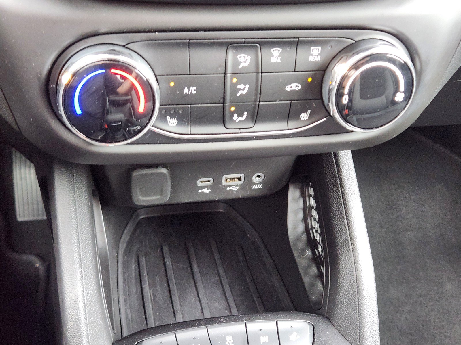 Used 2023 Chevrolet TrailBlazer LT FWD image 14