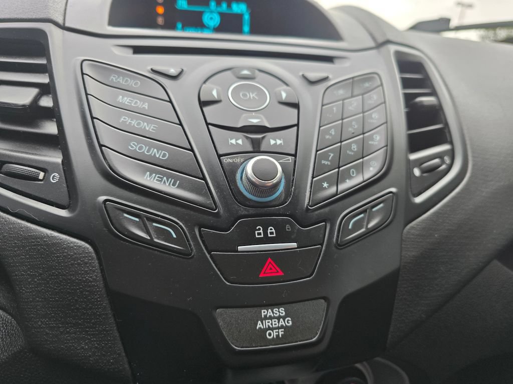 Used 2016 Ford Fiesta SE w/ SE Black Package FWD image 25