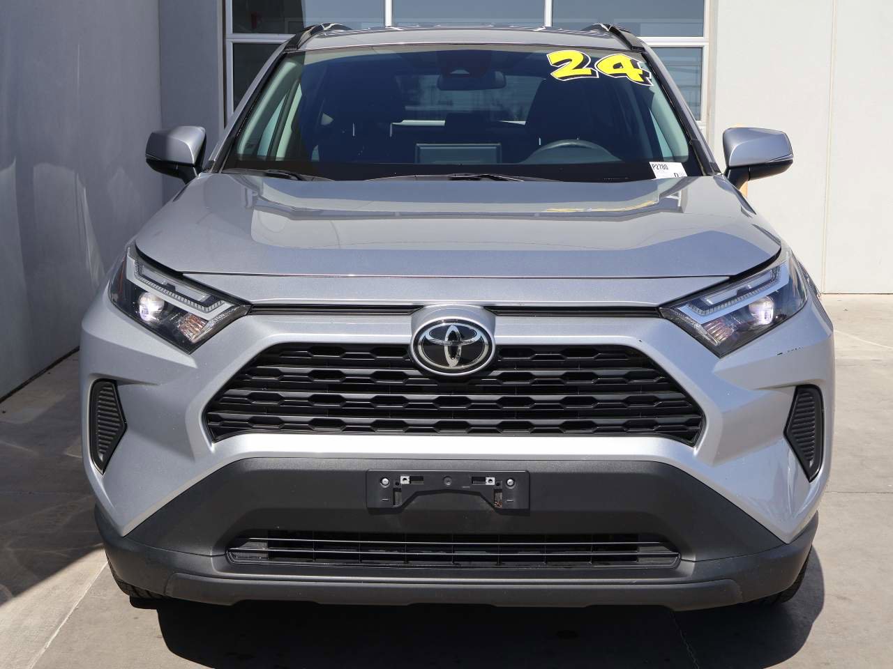 Used 2024 Toyota RAV4 XLE FWD image 5