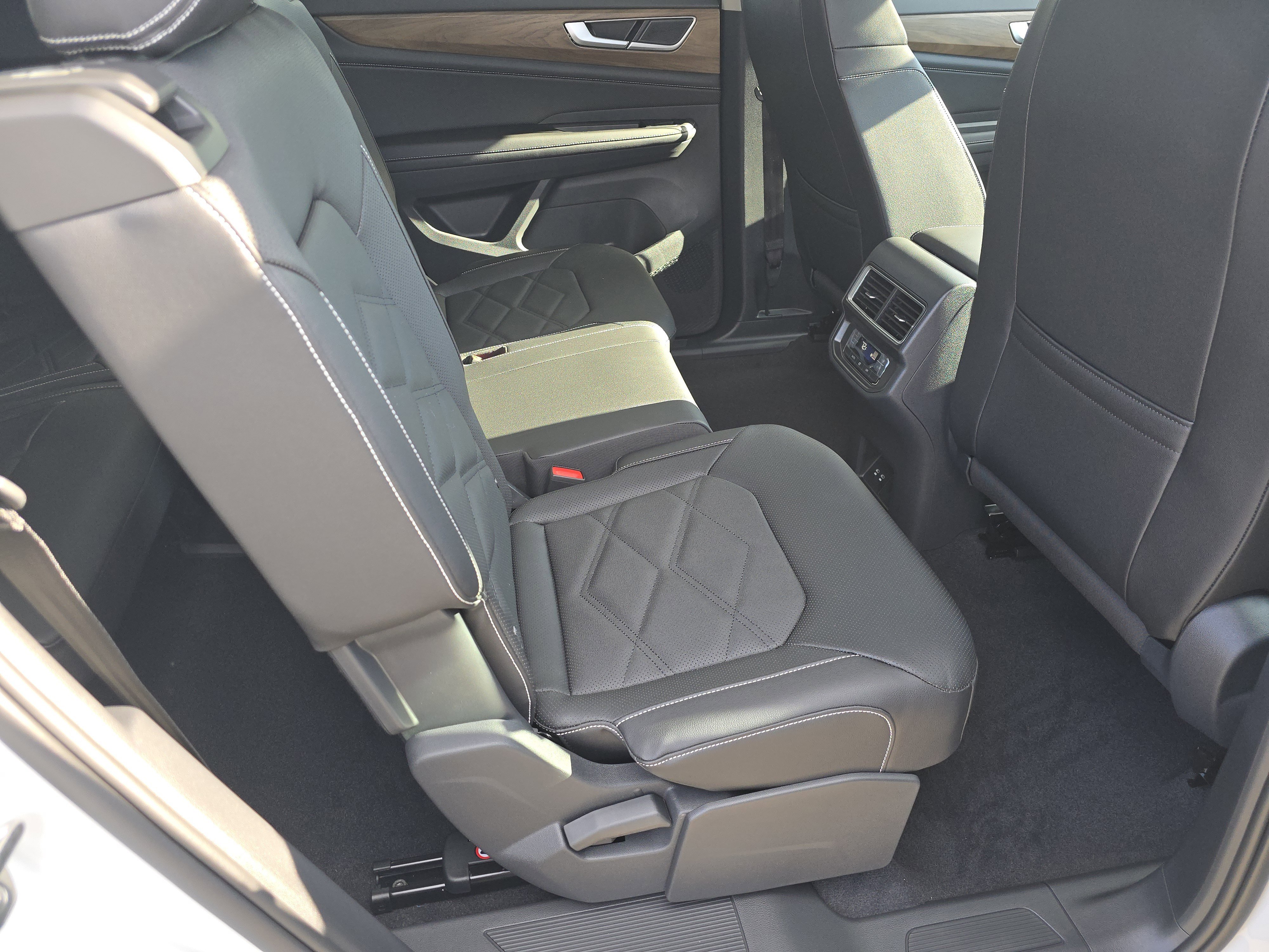 New 2026 Volkswagen Atlas SE image 17