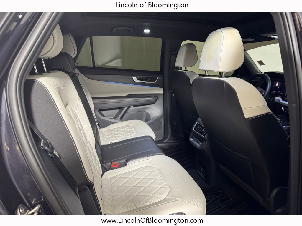 Used 2025 Volkswagen Atlas Cross Sport SEL Premium R-Line image 22