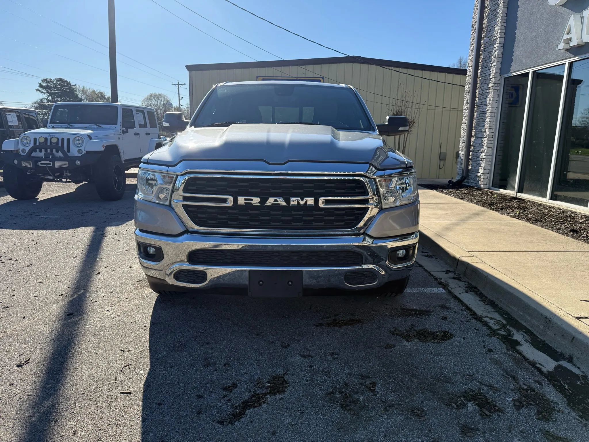 Used 2022 RAM 1500 4x4 Crew Cab image 3