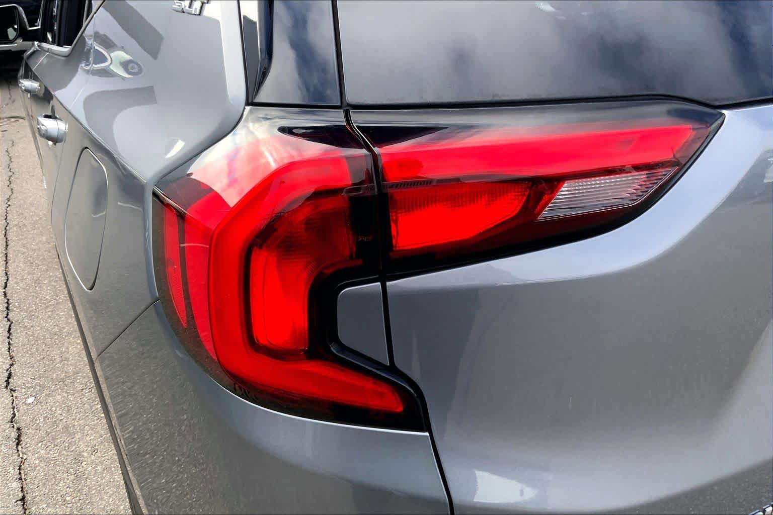 Used 2020 GMC Terrain SLT w/ Preferred Package AWD/4WD image 26
