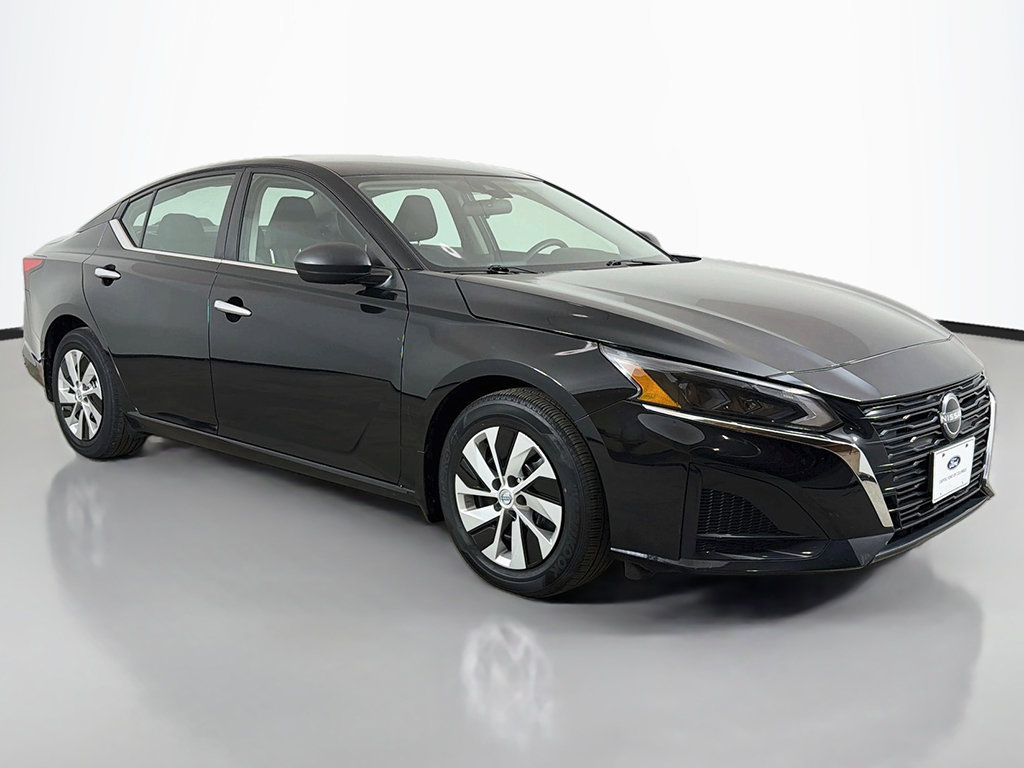 Used 2024 Nissan Altima 2.5 S FWD image 2