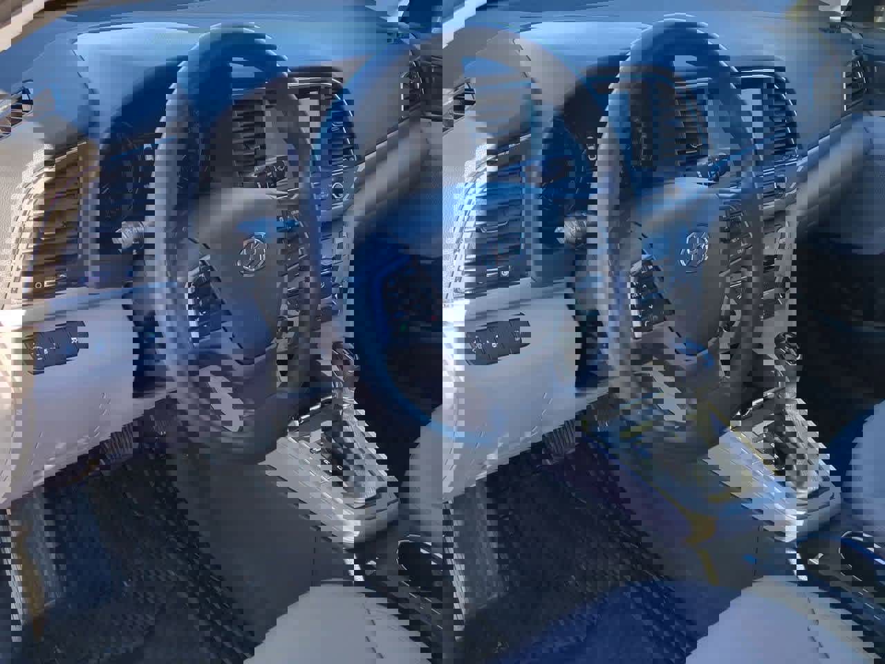 Used 2018 Hyundai Elantra SEL image 2