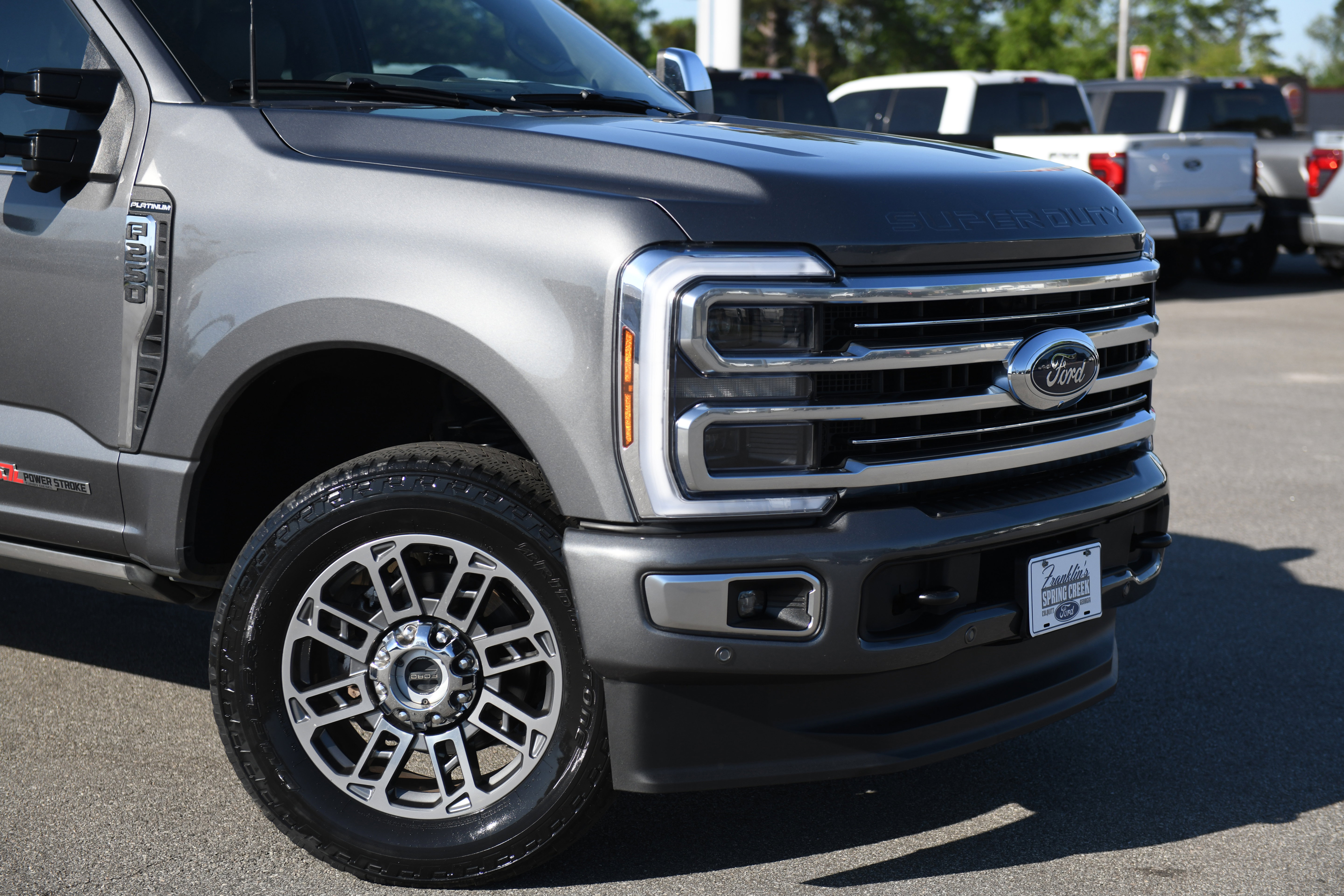 Used 2025 Ford F250 Platinum w/ Platinum Plus Package AWD/4WD image 3