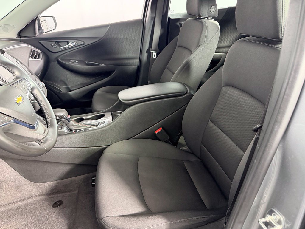 Used 2025 Chevrolet Malibu RS FWD image 19
