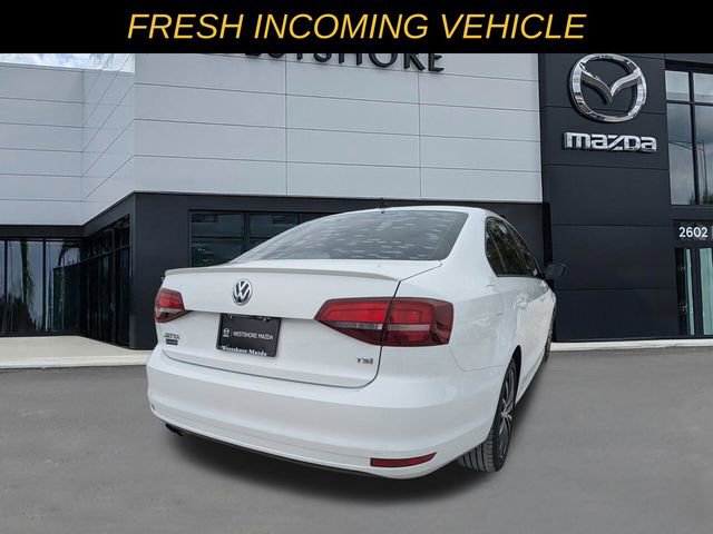 Used 2016 Volkswagen Jetta Sport image 3