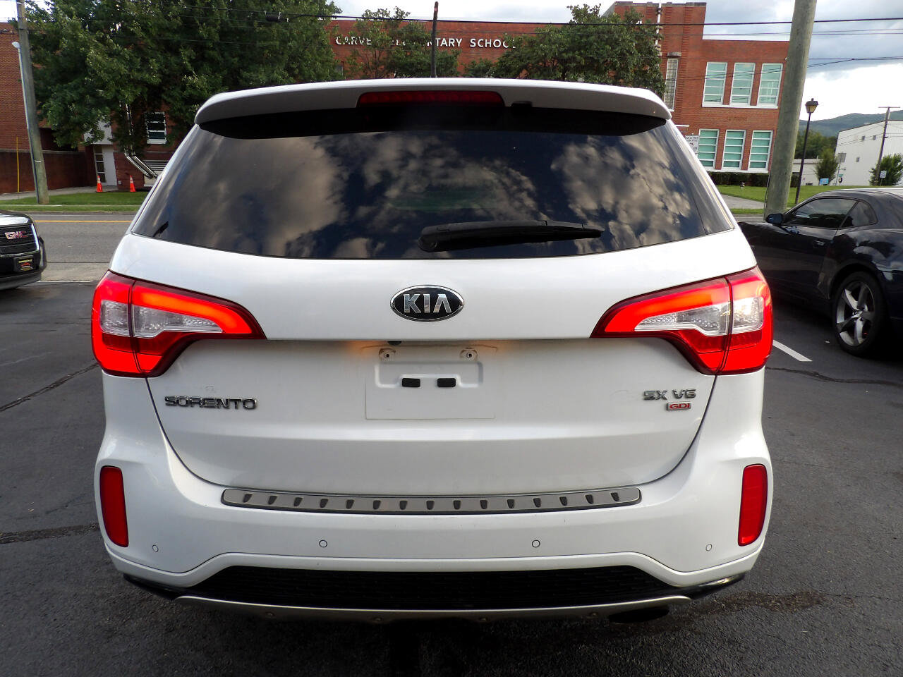 Used 2015 Kia Sorento SX image 4
