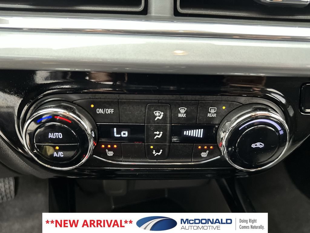 Used 2024 Chevrolet Trax LT w/ Driver Confidence Package FWD image 18