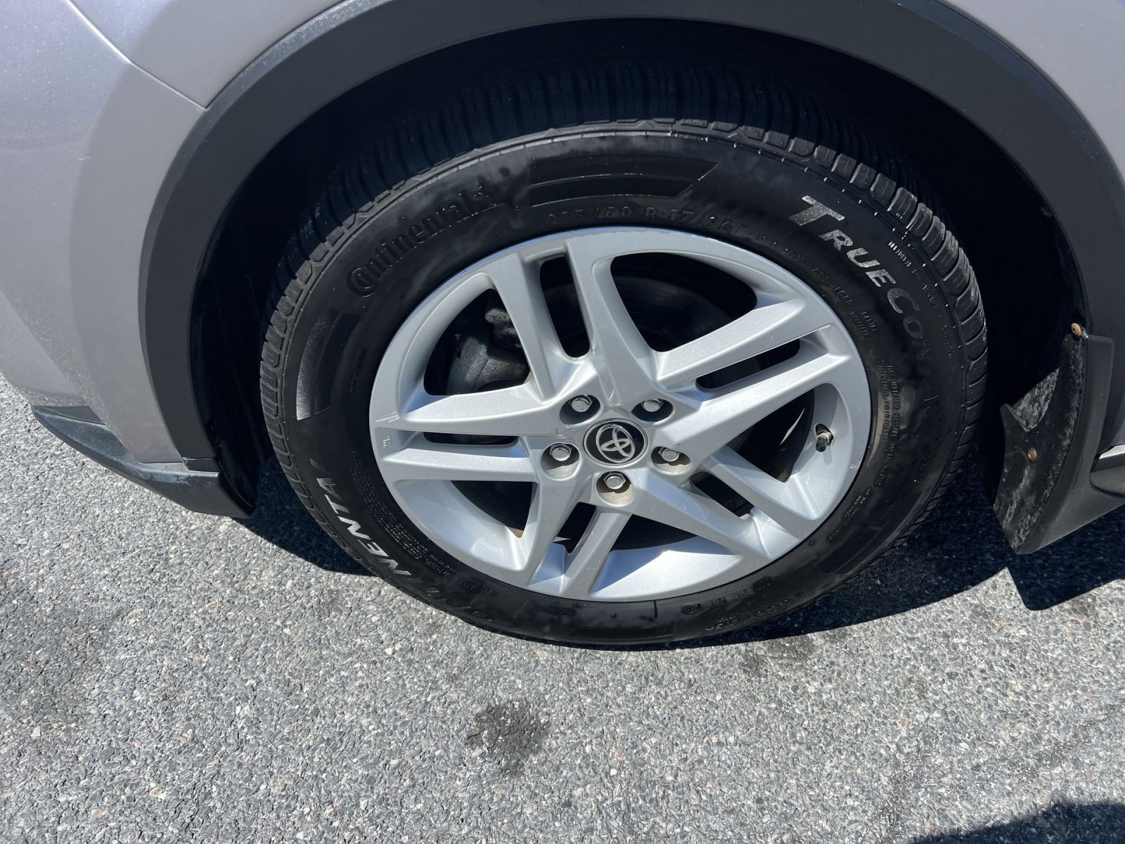 Used 2020 Toyota C-HR LE image 12