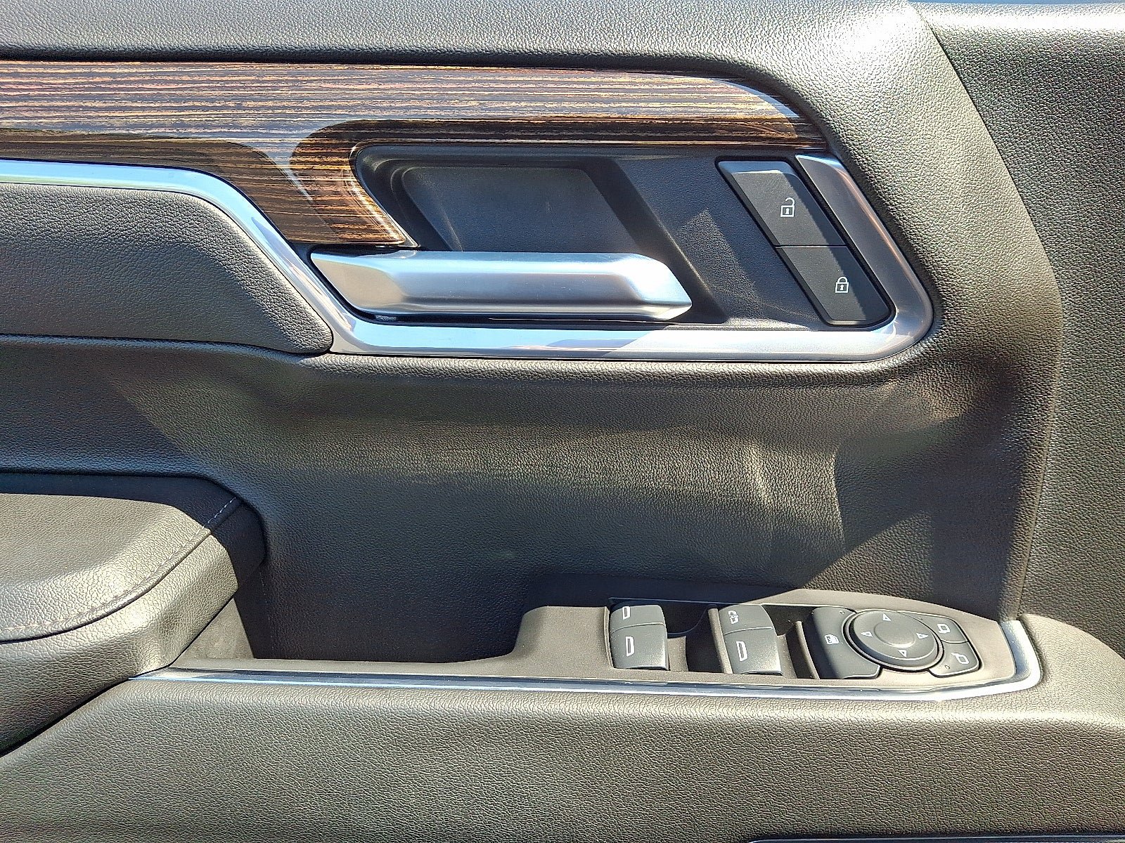 Used 2025 GMC Sierra 1500 Elevation AWD/4WD image 13