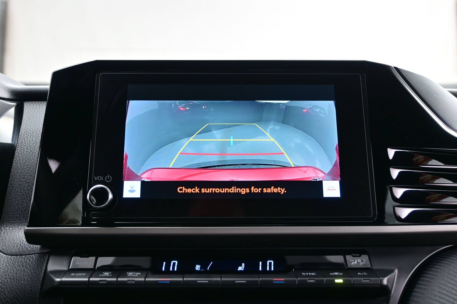 Used 2025 Toyota Camry SE FWD image 18