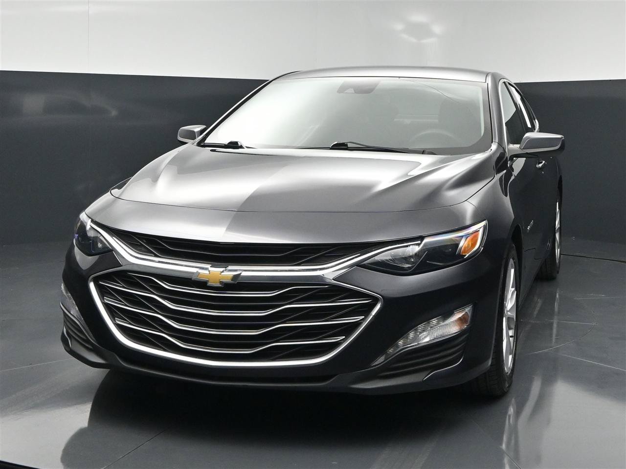 Used 2023 Chevrolet Malibu LT FWD image 2