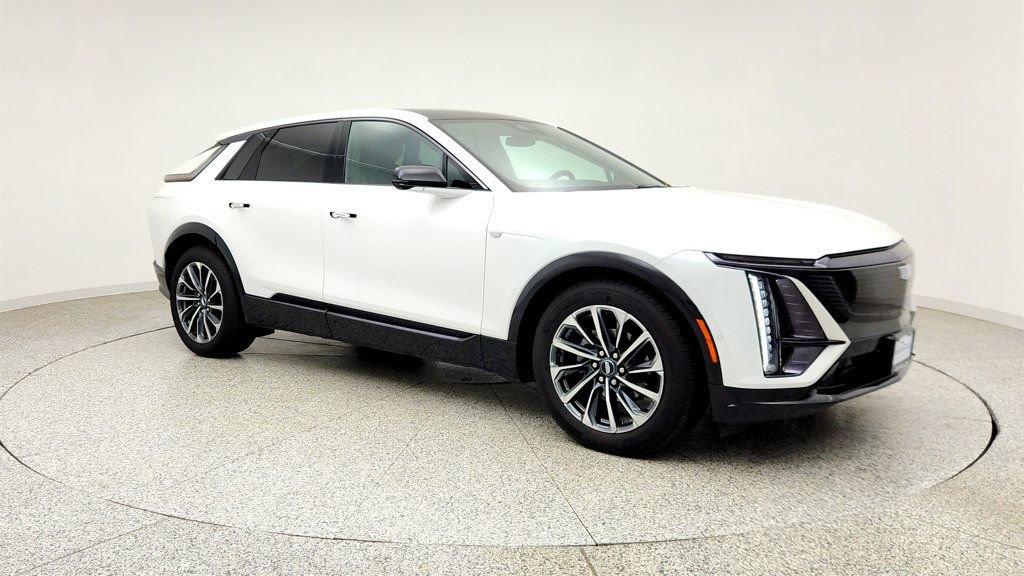 Used 2024 Cadillac Lyriq Sport AWD/4WD image 3