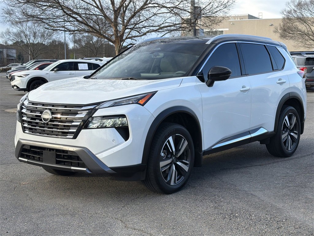 Used 2024 Nissan Rogue SL w/ SL Premium Package image 12