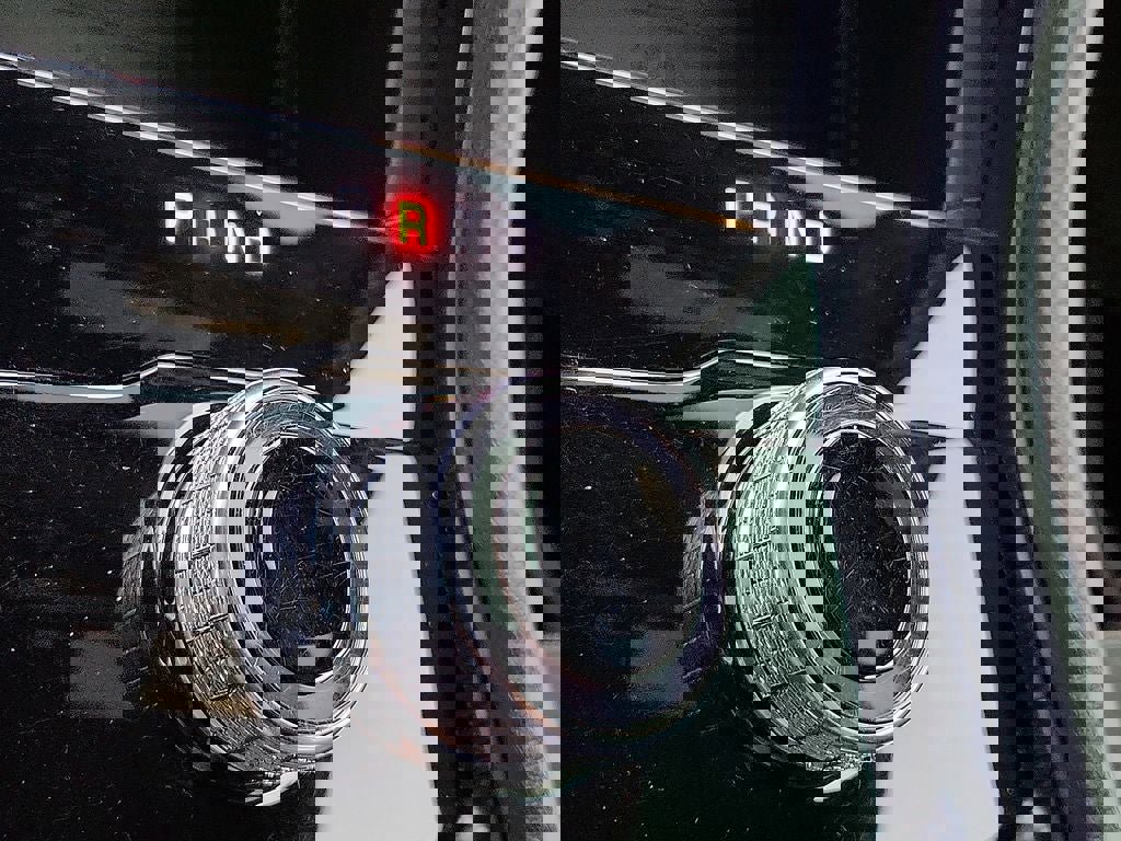 Used 2025 Jeep Grand Cherokee Altitude AWD/4WD image 20