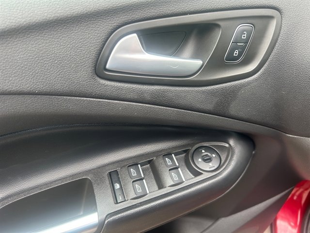 Used 2019 Ford Escape SEL image 21