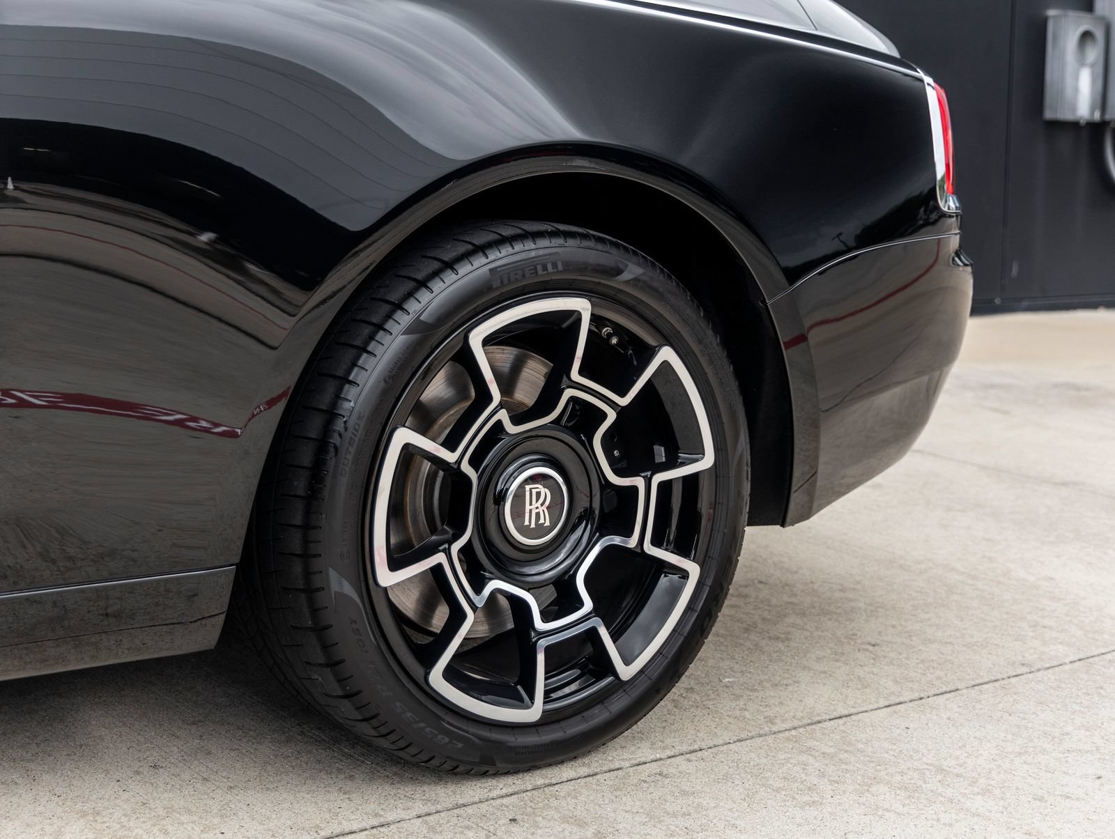 Used 2018 Rolls-Royce Wraith RWD image 16