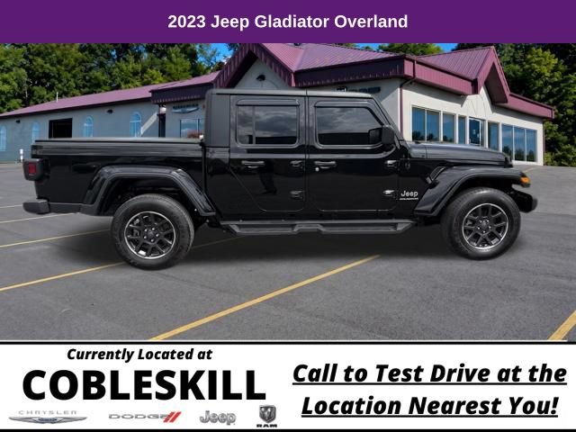 Used 2023 Jeep Gladiator Overland AWD/4WD image 3