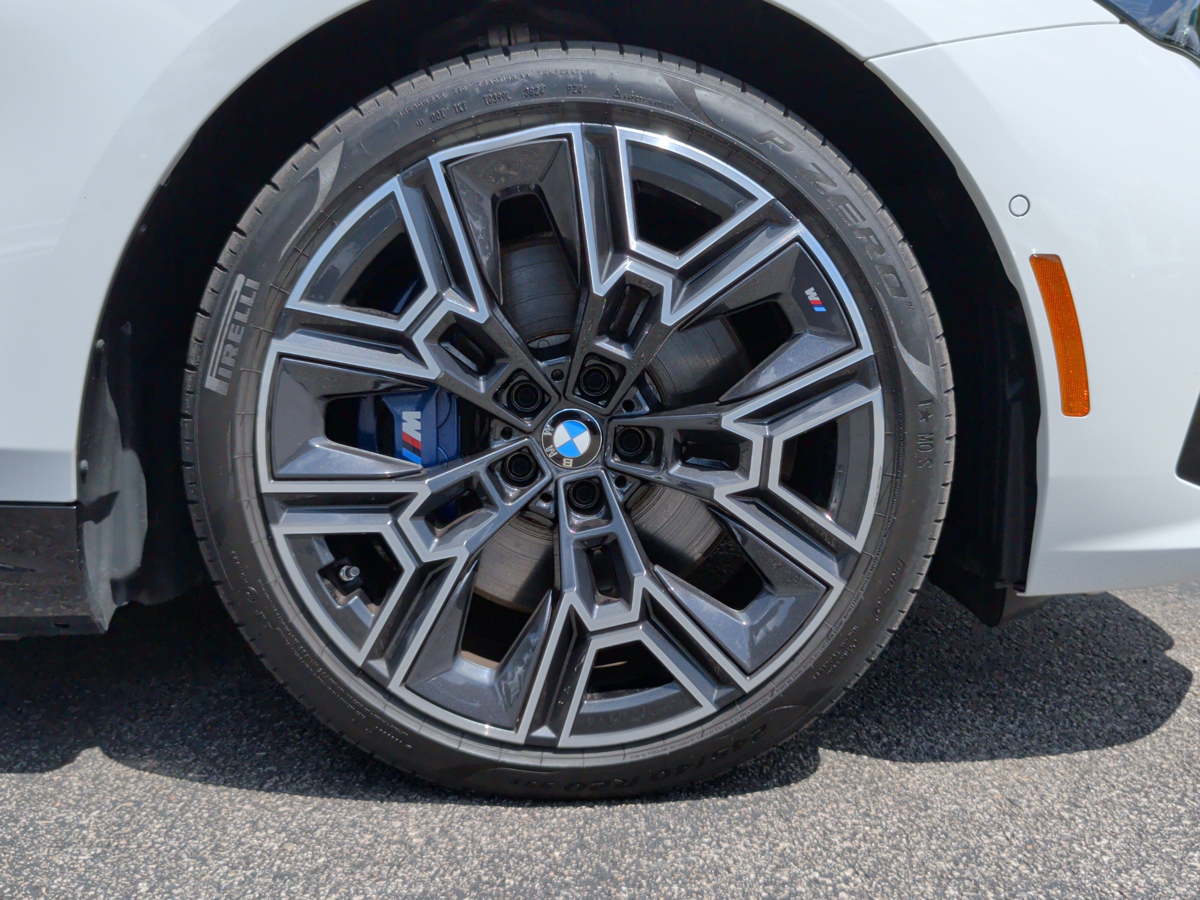 Certified 2026 BMW 550e xDrive w/ Executive Package AWD/4WD image 14