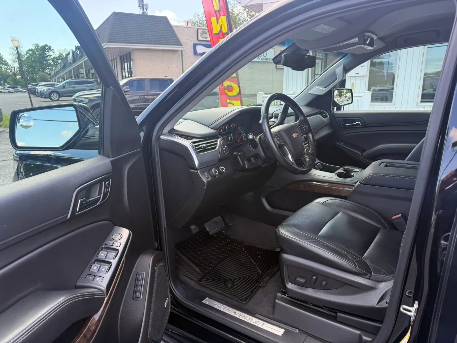Used 2019 Chevrolet Suburban LT AWD/4WD image 13