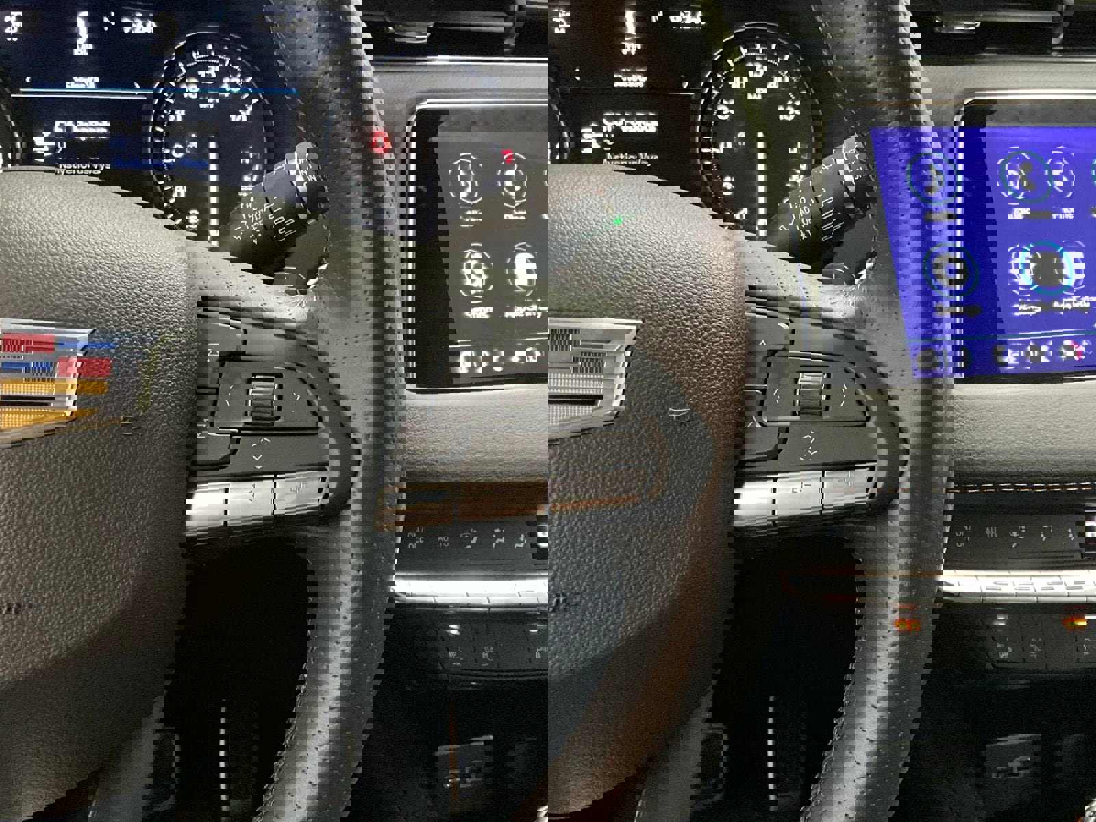 Used 2023 Cadillac XT4 Sport image 18