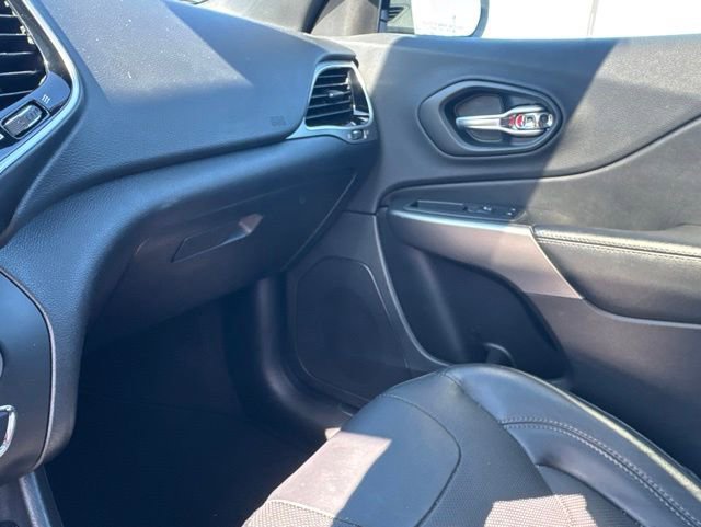 Used 2019 Jeep Cherokee High Altitude AWD/4WD image 31