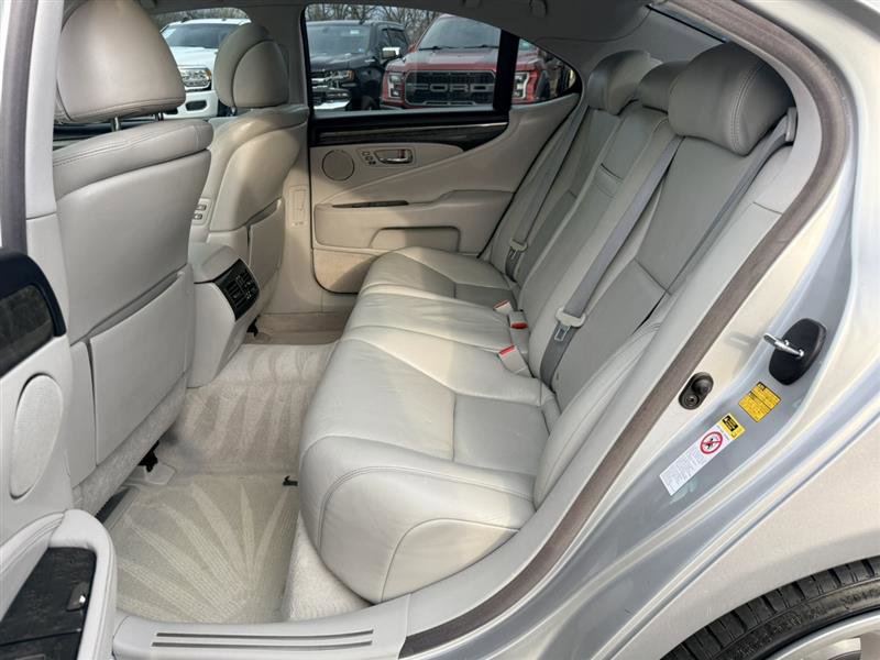 Used 2011 Lexus LS 460 AWD w/ Comfort Plus Pkg image 21