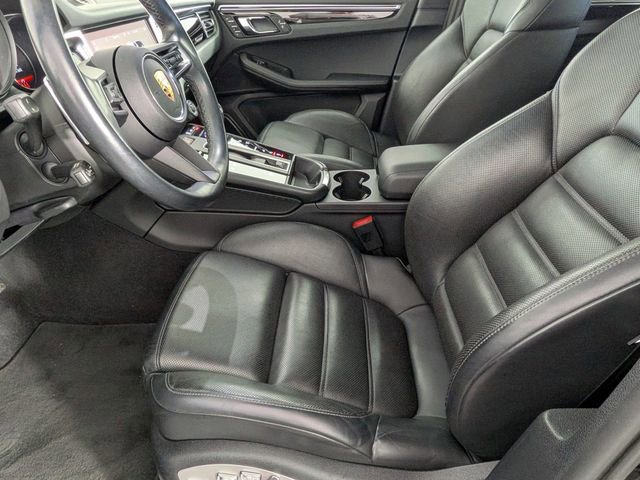 Used 2023 Porsche Macan Turbo image 15