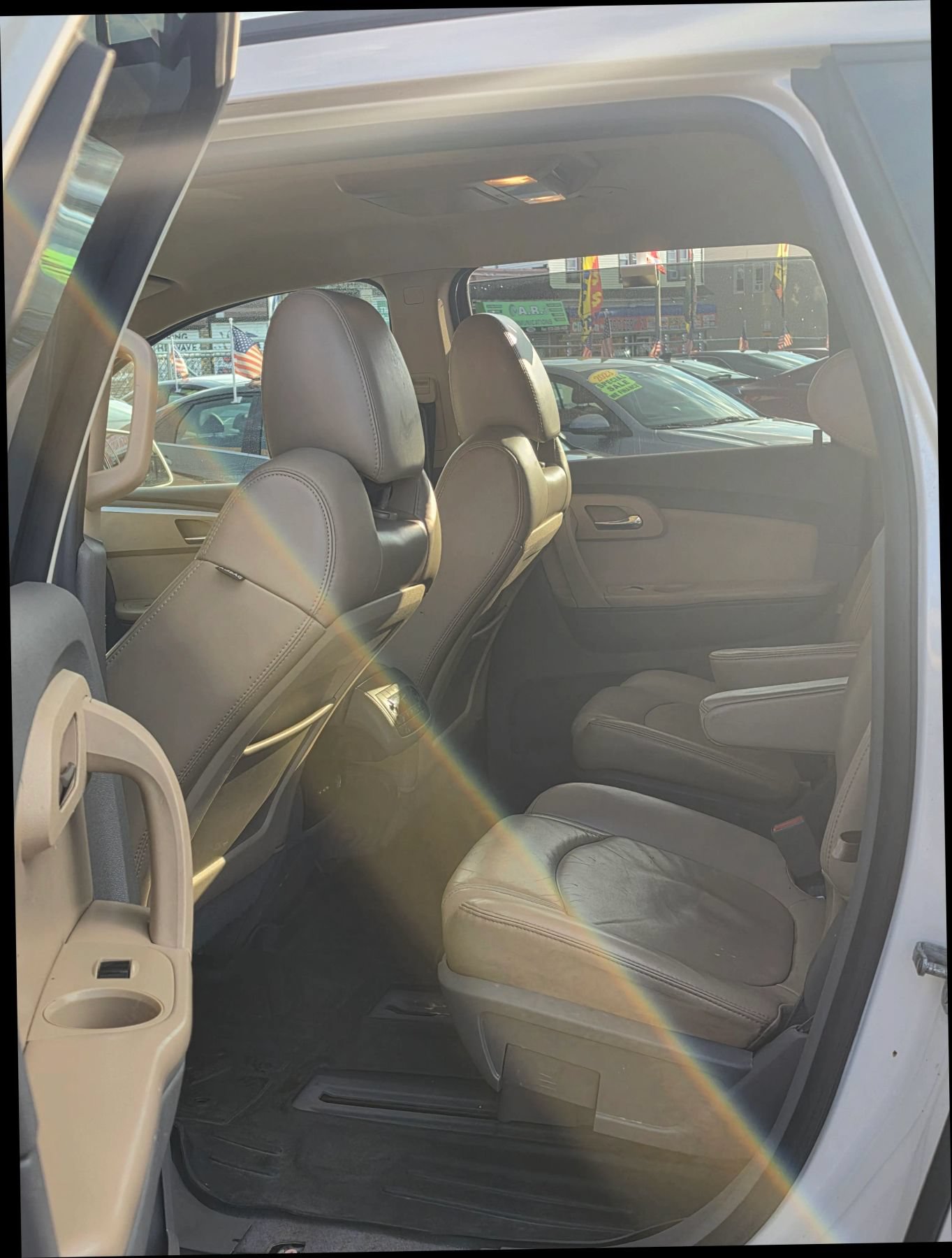 Used 2011 Chevrolet Traverse LT w/ Personal Connectivity Package FWD image 17
