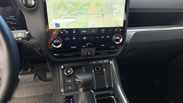 Used 2025 Lexus GX 550 image 9