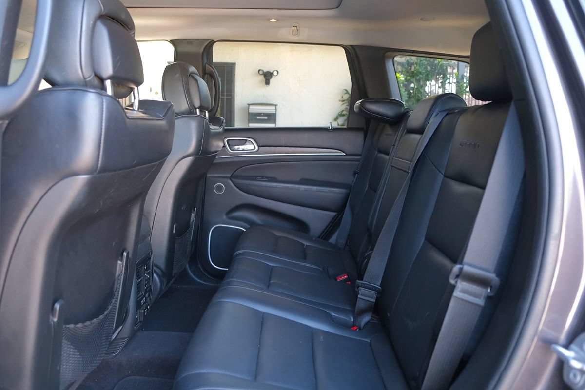 Used 2018 Jeep Grand Cherokee Summit w/ Skid Plate Group AWD/4WD image 38