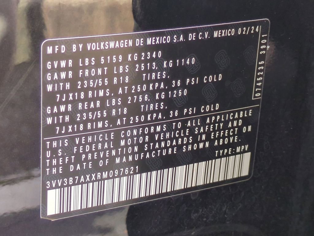 Used 2024 Volkswagen Tiguan SE image 36