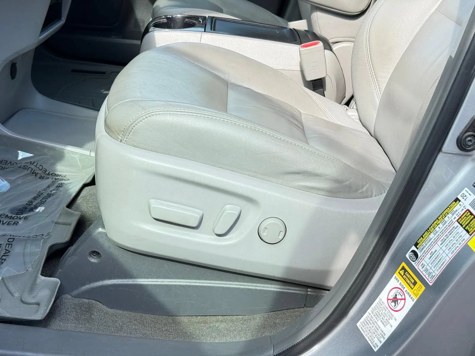 Used 2017 Toyota Sienna XLE w/ Outdoor Package FWD image 10