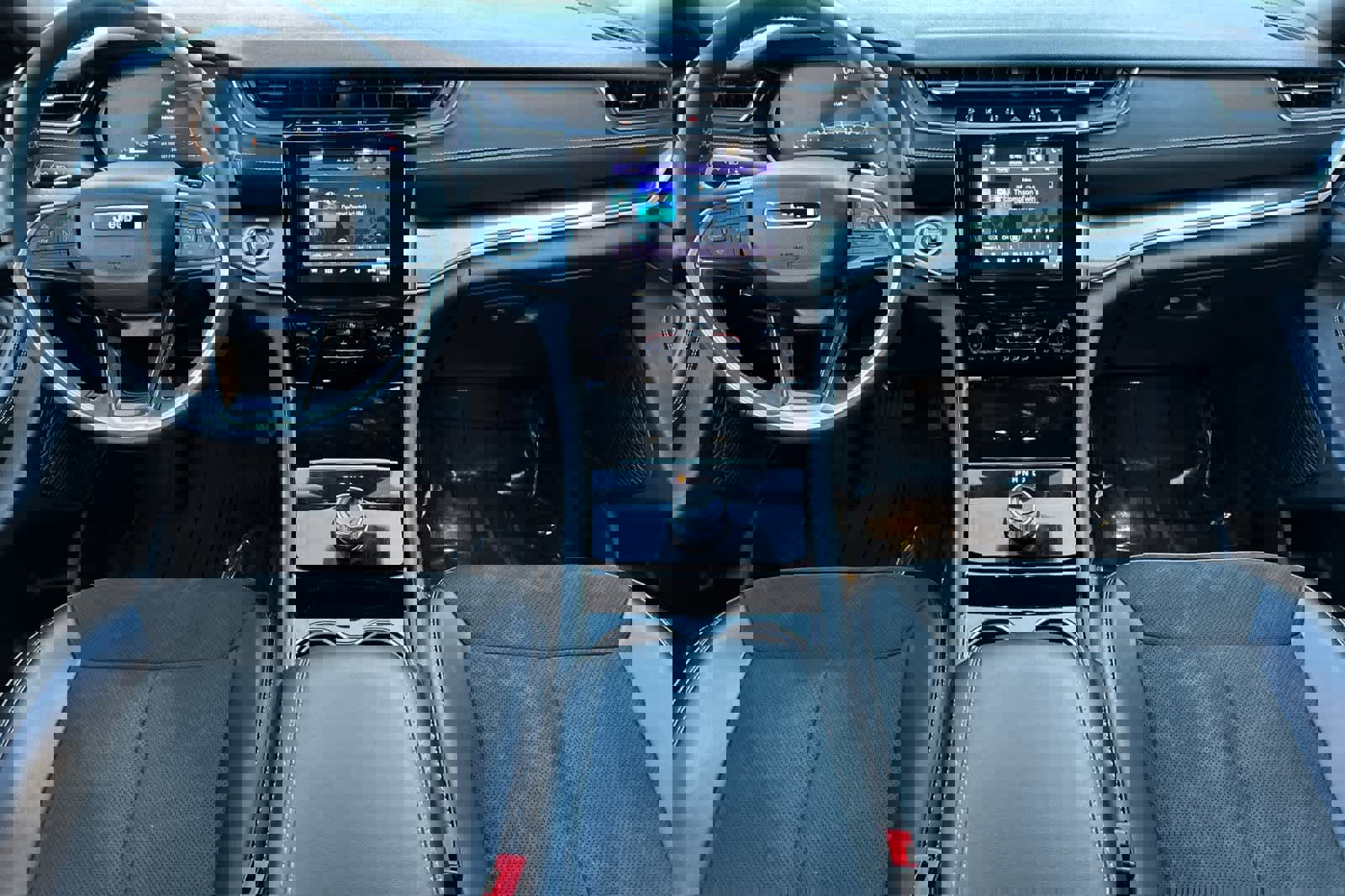 Used 2023 Jeep Grand Cherokee L Laredo image 3