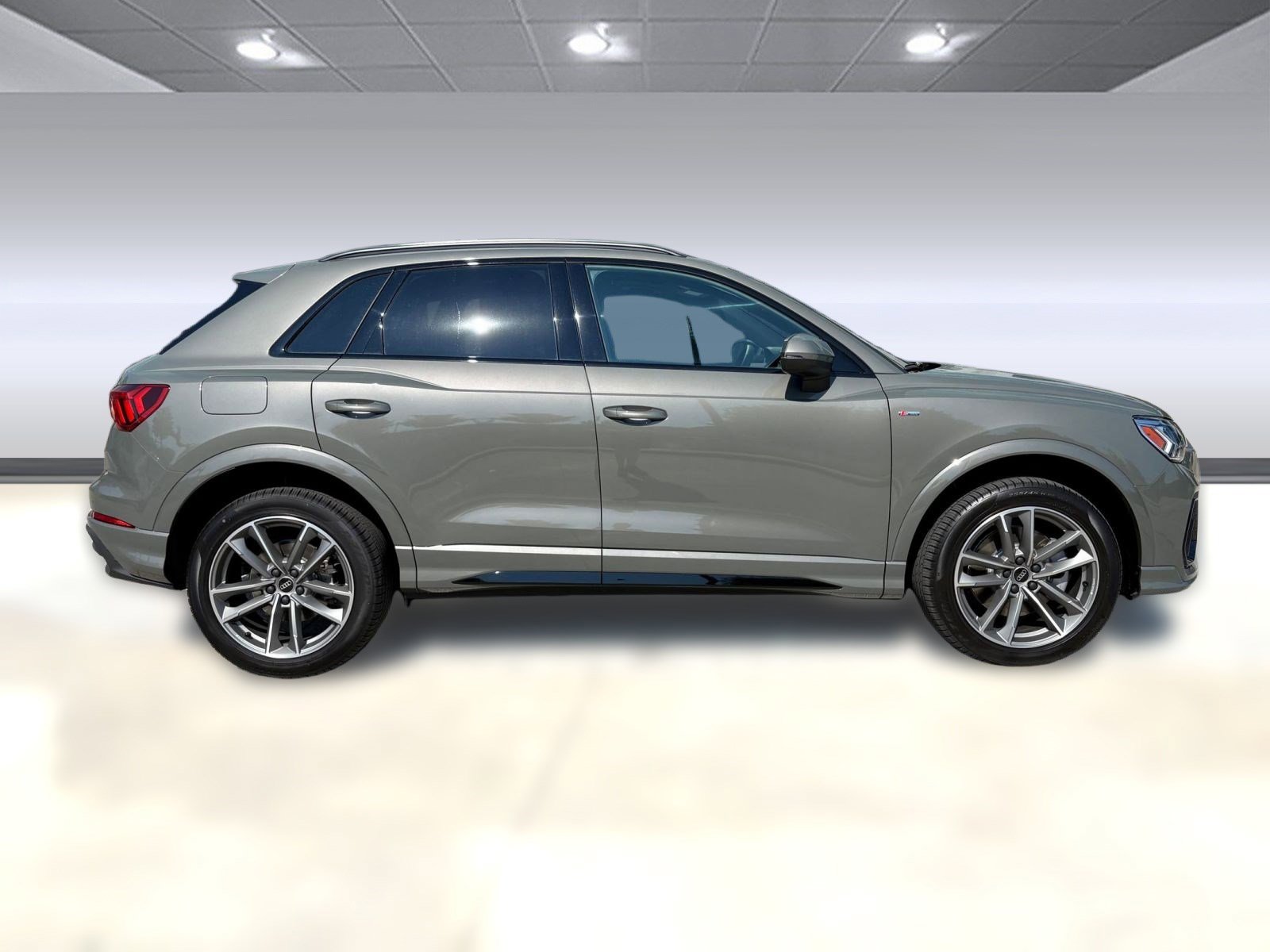 New 2025 Audi Q3 2.0T Premium image 8