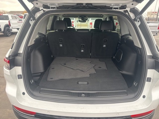 Used 2023 Jeep Grand Cherokee Limited w/ Black Appearance Package image 5