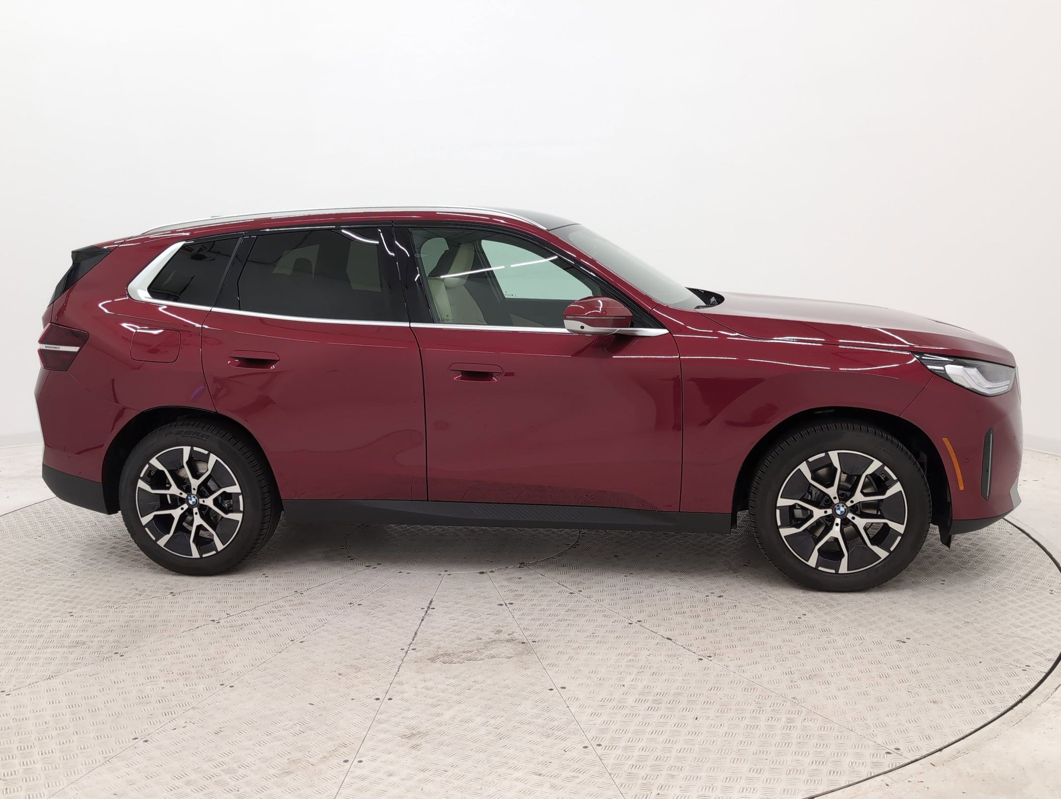 Used 2025 BMW X3 xDrive30i w/ Premium Package AWD/4WD image 8