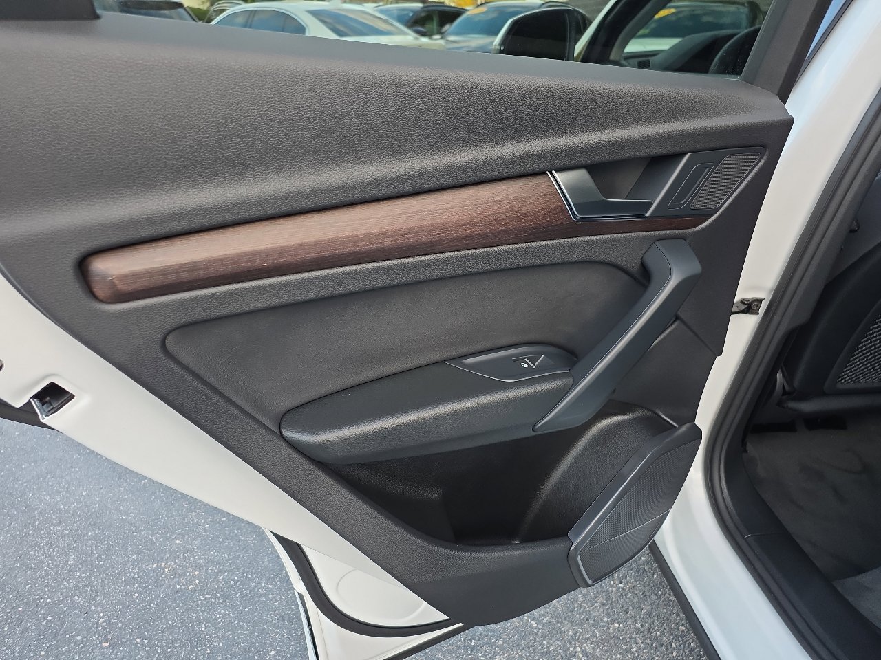 Used 2023 Audi Q5 2.0T Premium w/ Convenience Package image 54