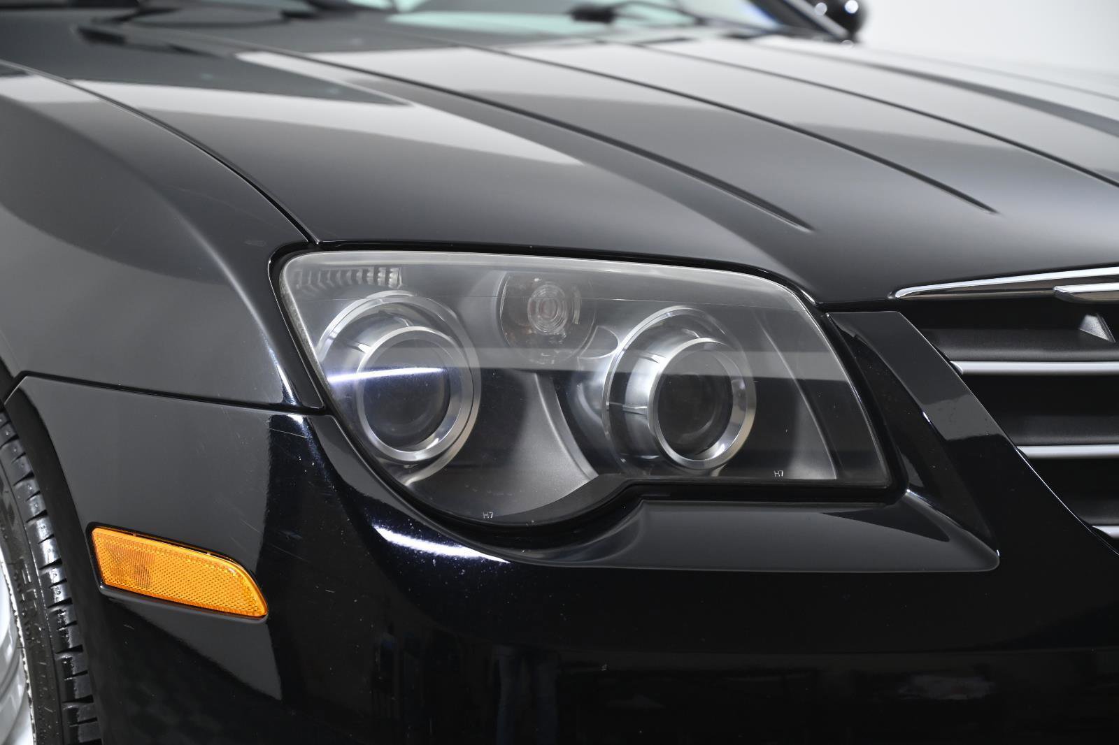 Used 2004 Chrysler Crossfire Coupe image 2