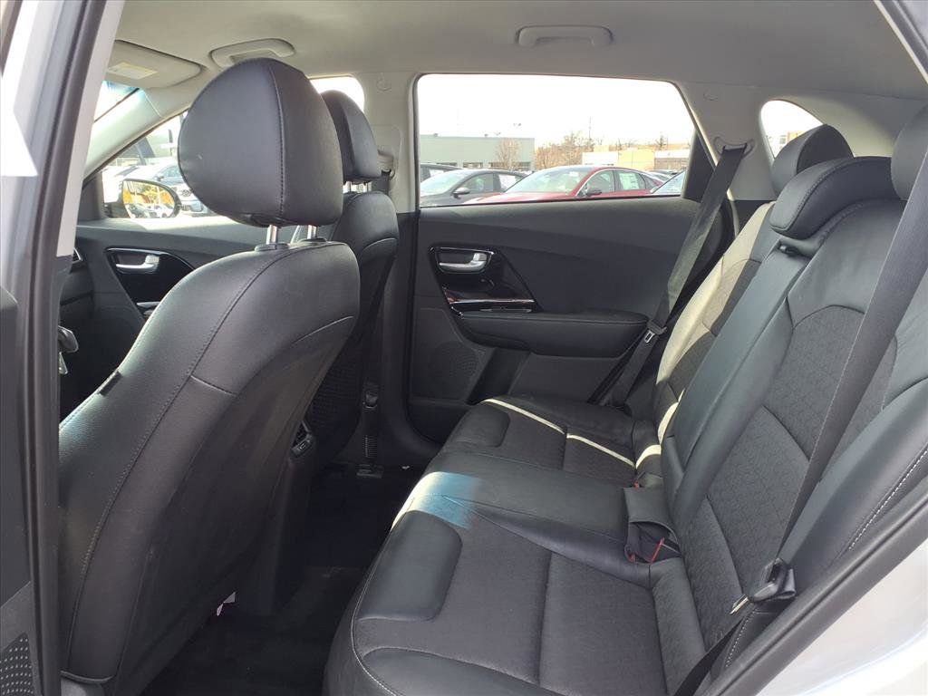Used 2018 Kia Niro EX image 25