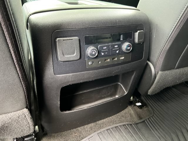 Used 2018 GMC Yukon SLT w/ Premium Edition RWD image 24