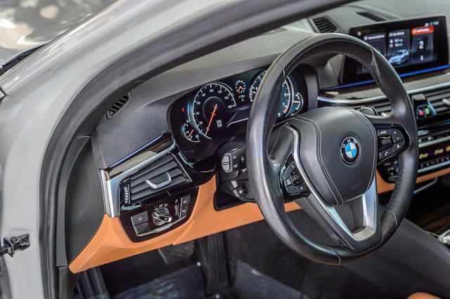 Used 2018 BMW 540i w/ Premium Package RWD image 26