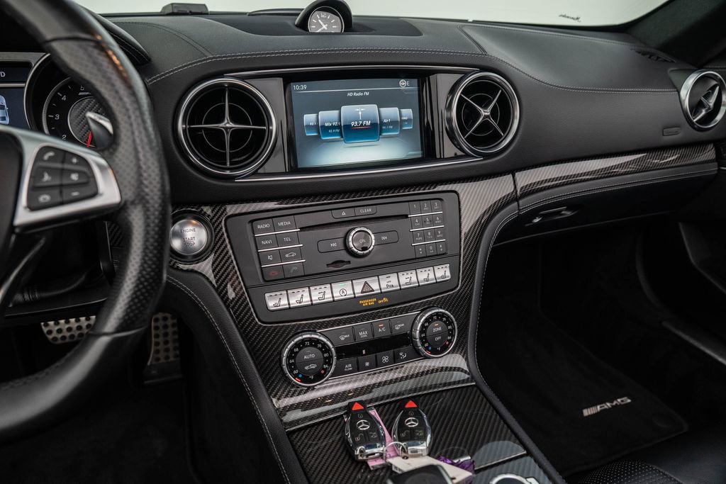 Used 2017 Mercedes-Benz SL 63 AMG image 32