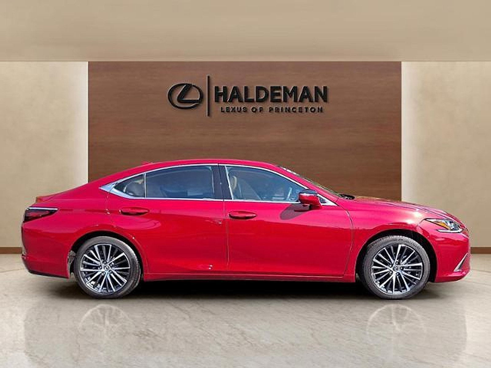 Used 2024 Lexus ES 350 w/ Premium Package FWD image 7